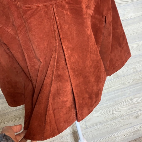 Gorgeous burnt orange 2 button swing cropped suede jacket - Picture 6 of 12